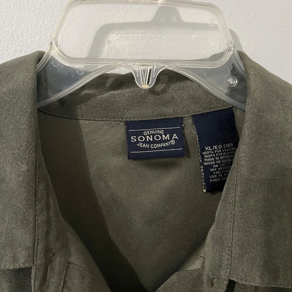 Button down - Picture 4 of 4